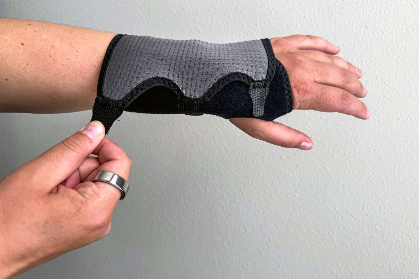 Adjustable Wrist Brace Perfect for Women & Men
